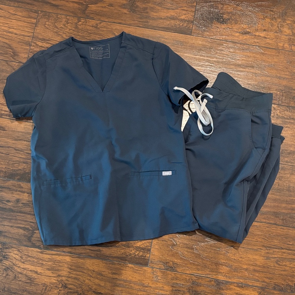 FIGS Dark Harbor Scrub set